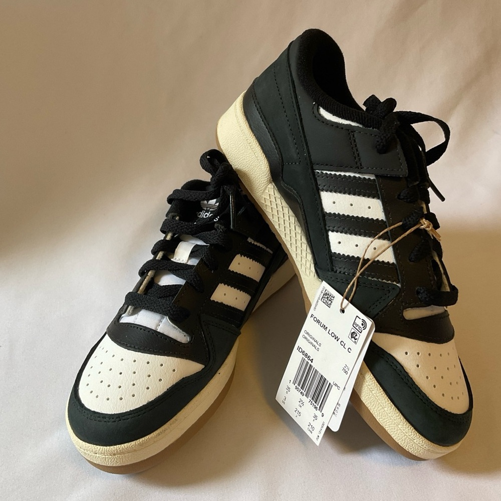 Size 3- Adidas Originals Baby-Boy's Forum Low Sneaker, White/Black.